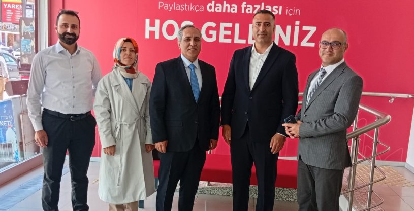 ALPARSLAN, VAKIF KATILIM VAN ŞUBESİ İLE ZİRAAT BANKASI VE ZİRAAT KATILIM VAN ŞUBELERİNİ ZİYARET ETTİ